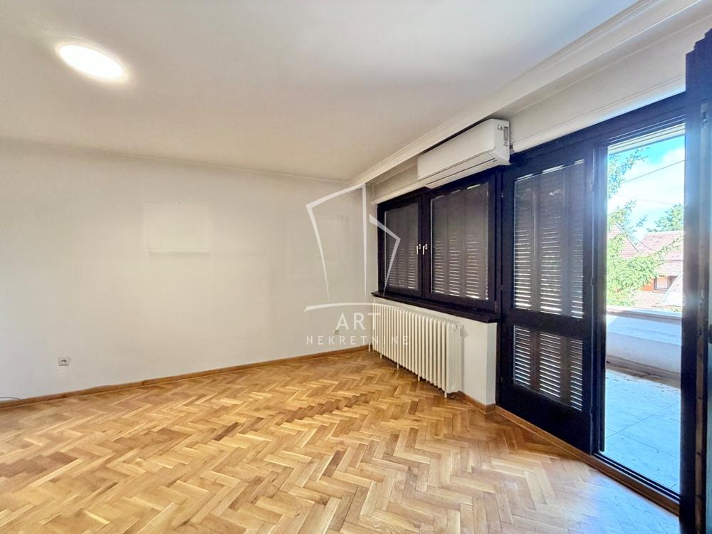 Slika 7 - Brane Petronijevića,  Kuća na prodaju, 200m2, 490.000€