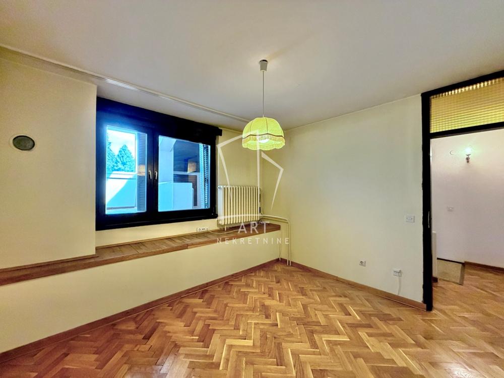 Slika 9 - Brane Petronijevića,  Kuća na prodaju, 200m2, 490.000€