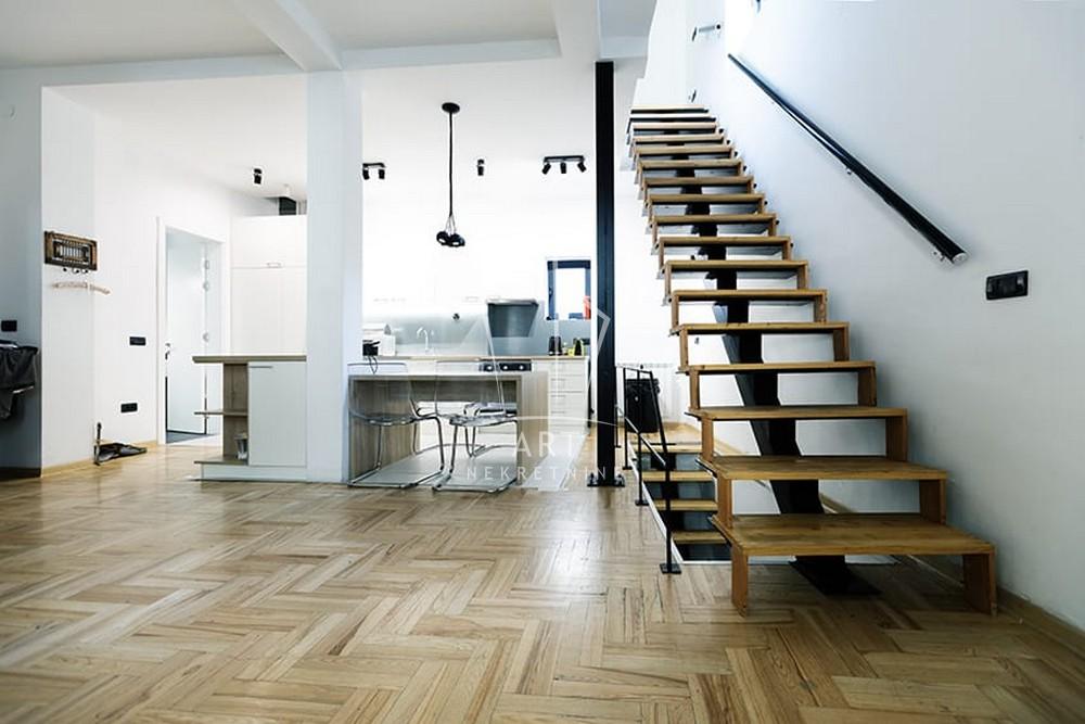 Slika 1 -  Kuća na prodaju, 204m2, 698.000€