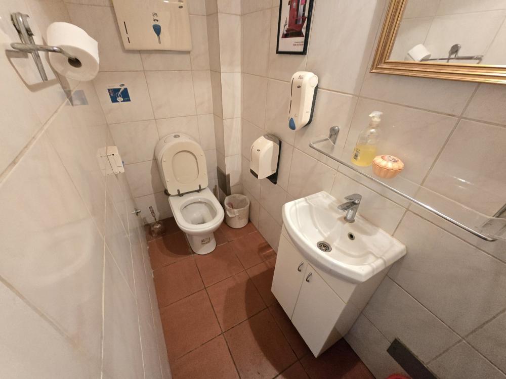 Slika 5 - Bulevar Mihajla Pupina,  Lokal na prodaju, 78m2, 195.000€