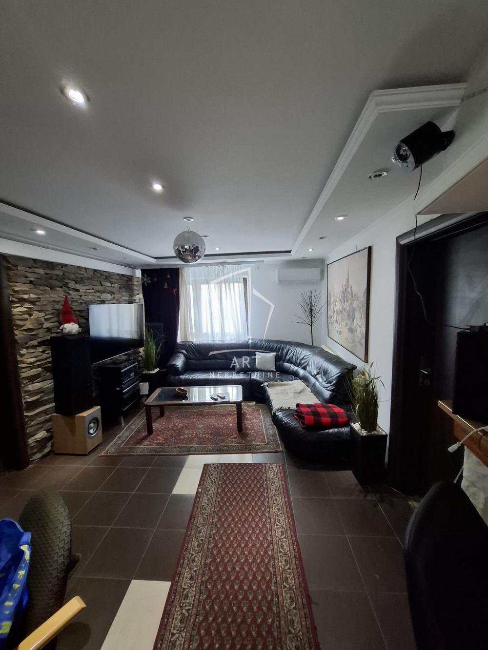 Slika 7 - Požarevačka, Petosoban stan za izdavanje, 110m2, 1.450€