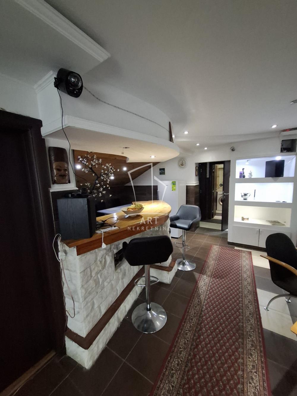 Slika 5 - Požarevačka, Petosoban stan za izdavanje, 110m2, 1.450€
