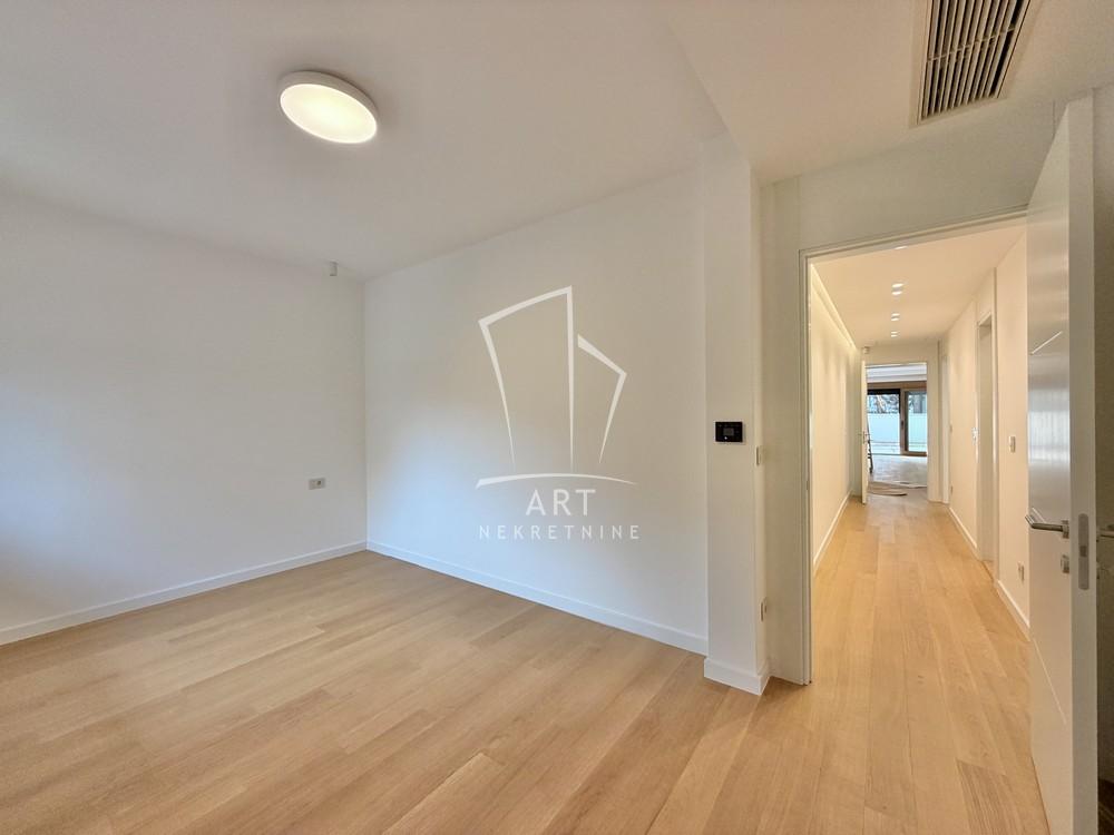 Slika 7 - Požarevačka, Četvorosoban stan za izdavanje, 124m2, 3.480€