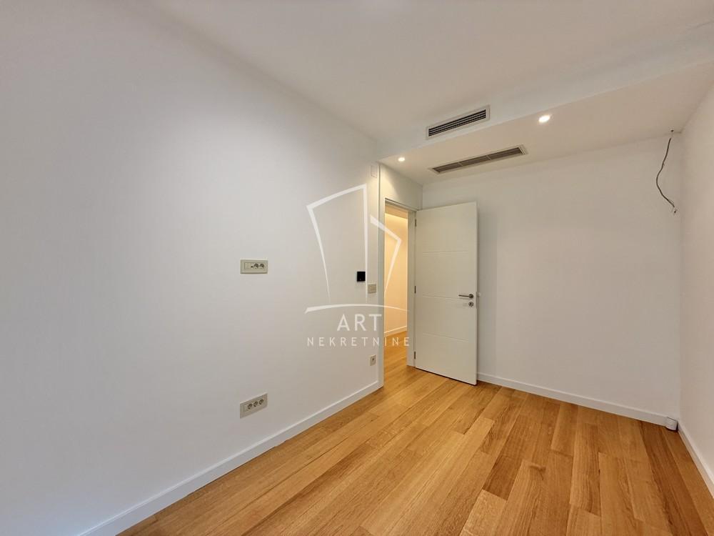 Slika 4 - Požarevačka, Četvorosoban stan za izdavanje, 124m2, 3.480€