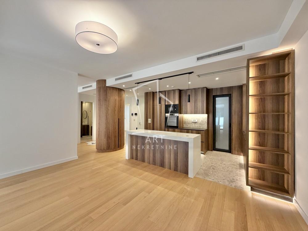 Slika 9 - Požarevačka, Četvorosoban stan za izdavanje, 124m2, 3.480€