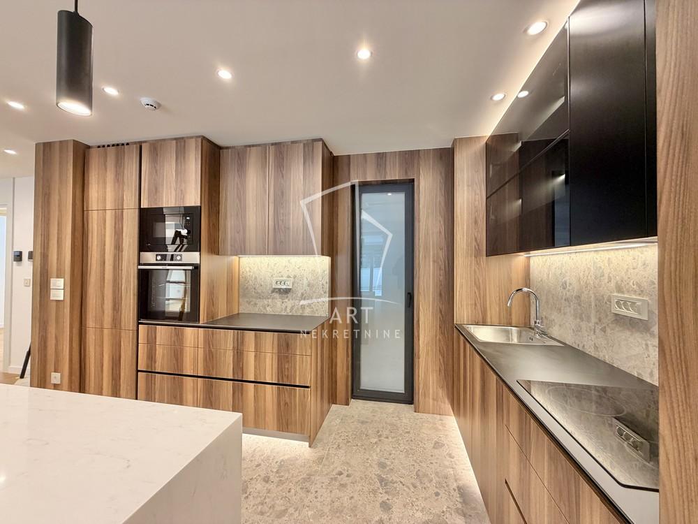 Slika 5 - Požarevačka, Četvorosoban stan za izdavanje, 124m2, 3.480€