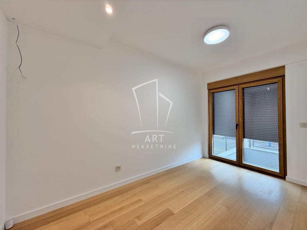 Slika 10 - Požarevačka, Četvorosoban stan za izdavanje, 124m2, 3.480€
