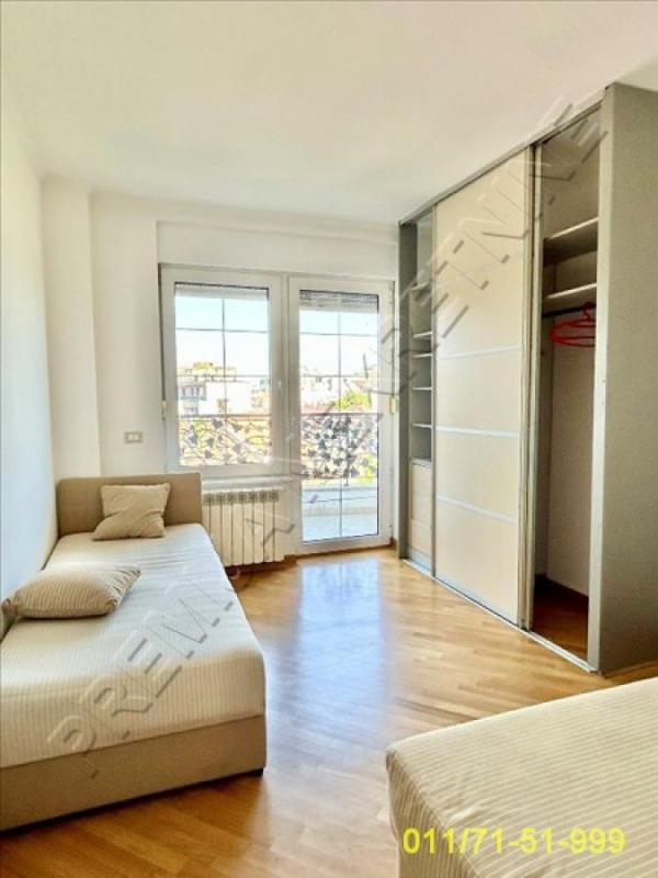 Slika 8 - Novopazarska, Trosoban stan za izdavanje, 140m2, 1.600€