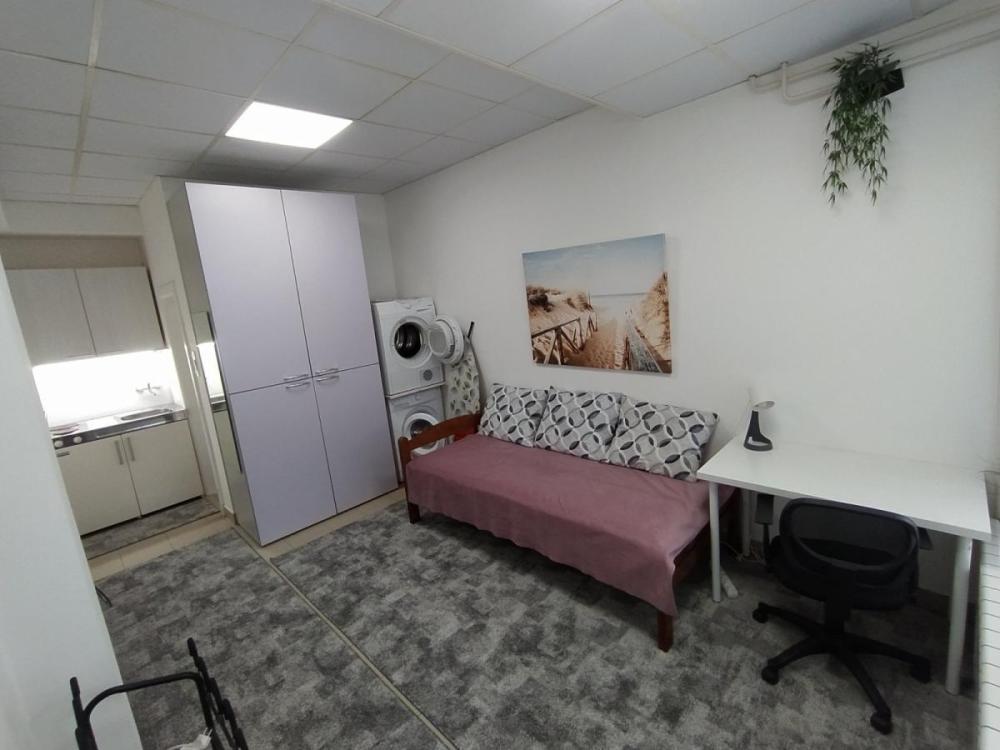 Glavna slika -Jednosoban stan za izdavanje, 18m2, 220€