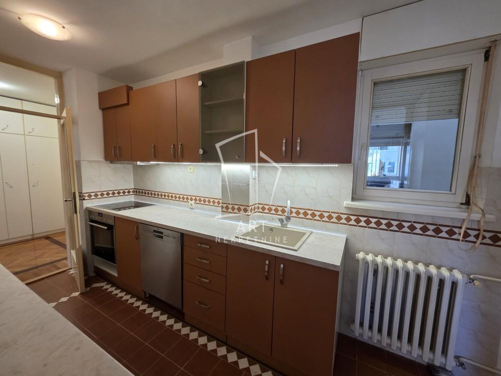 Slika 4 - Karpoševa, Trosoban stan za izdavanje, 76m2, 1.000€