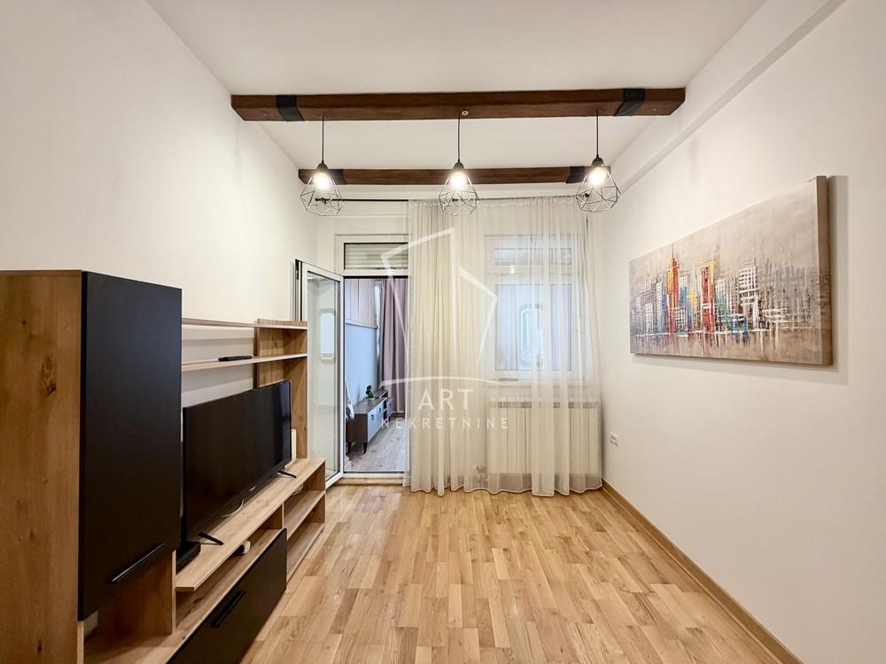 Slika 2 - Šumatovačka, Trosoban stan za izdavanje, 35m2, 700€