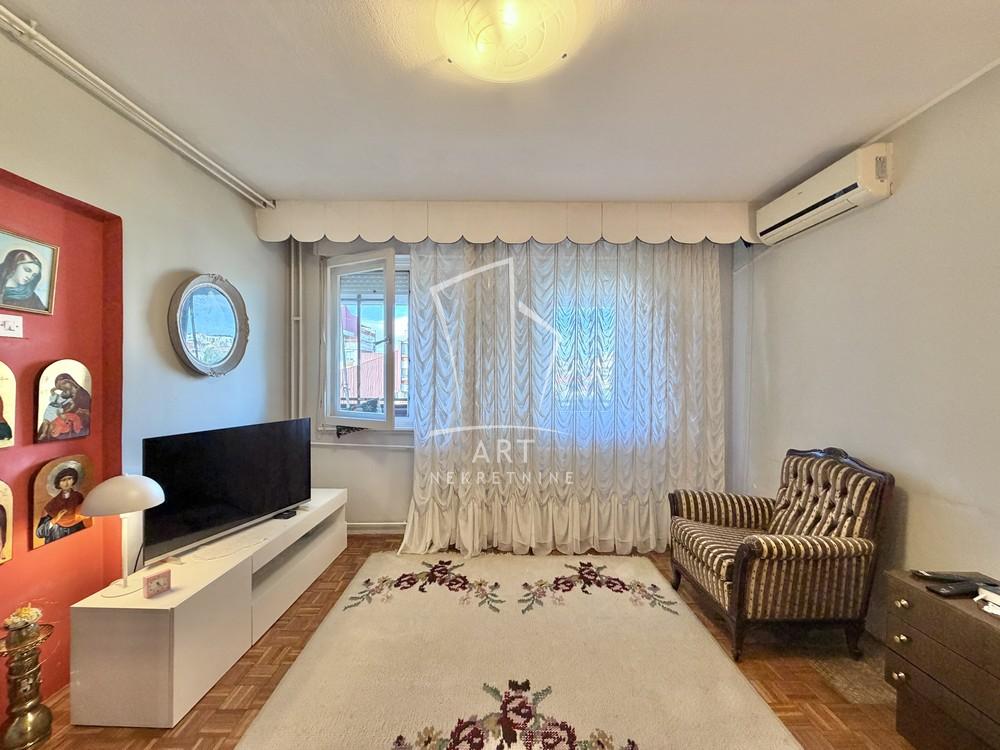 Slika 1 - Poručnika Spasića i Mašere, Troiposoban stan na prodaju, 95m2, 295.000€