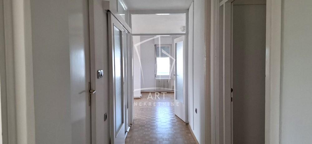 Slika 4 - Bulevar Arsenija Čarnojevića,  Lokal za izdavanje, 111m2, 1.100€