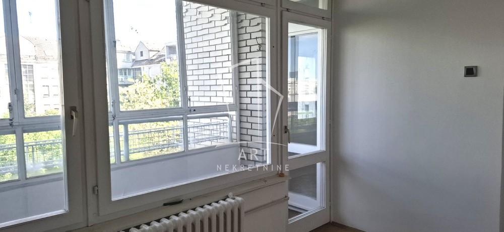 Slika 6 - Bulevar Arsenija Čarnojevića,  Lokal za izdavanje, 111m2, 1.100€