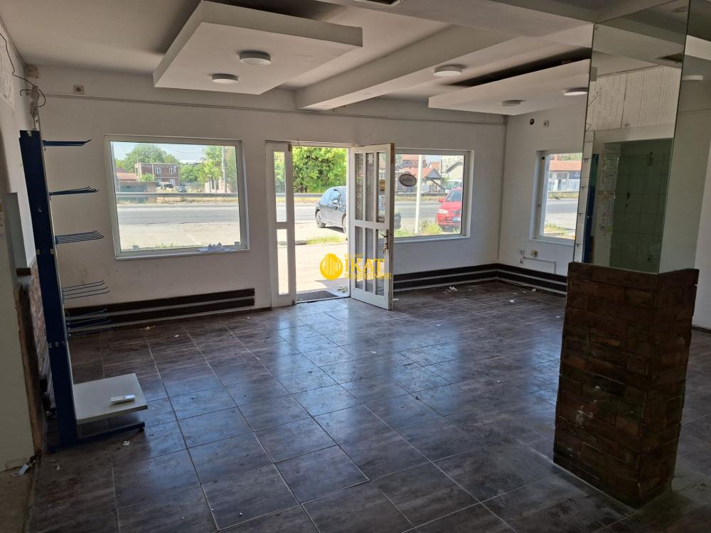 Slika 4 - Zrenjaninski put,  Lokal za izdavanje, 450m2, 2.950€