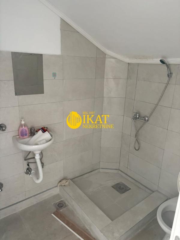 Slika 11 - Zrenjaninski put,  Lokal za izdavanje, 450m2, 2.950€