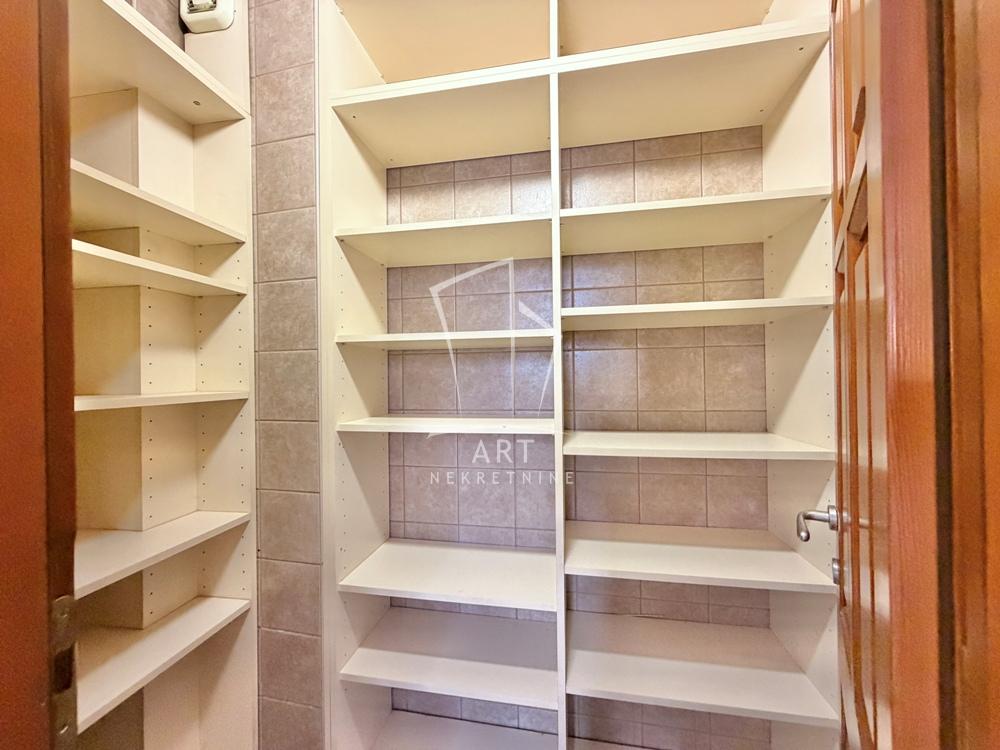 Slika 6 - Hadži Prodanova, Petosoban stan za izdavanje, 186m2, 1.800€