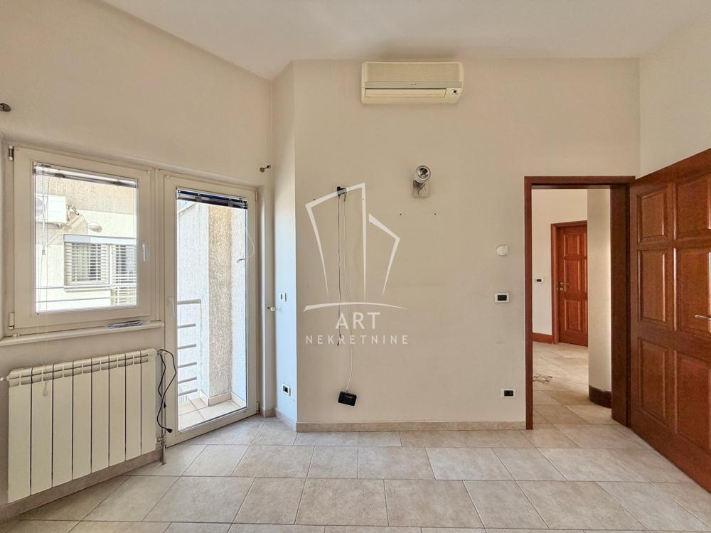 Slika 7 - Hadži Prodanova, Petosoban stan za izdavanje, 186m2, 1.800€