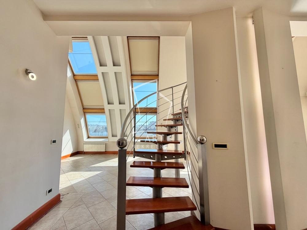 Slika 3 - Hadži Prodanova, Petosoban stan za izdavanje, 186m2, 1.800€