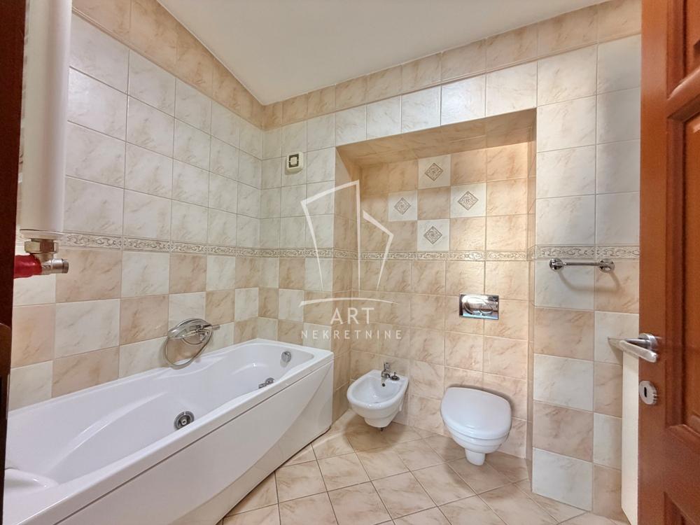 Slika 11 - Hadži Prodanova, Petosoban stan za izdavanje, 186m2, 1.800€