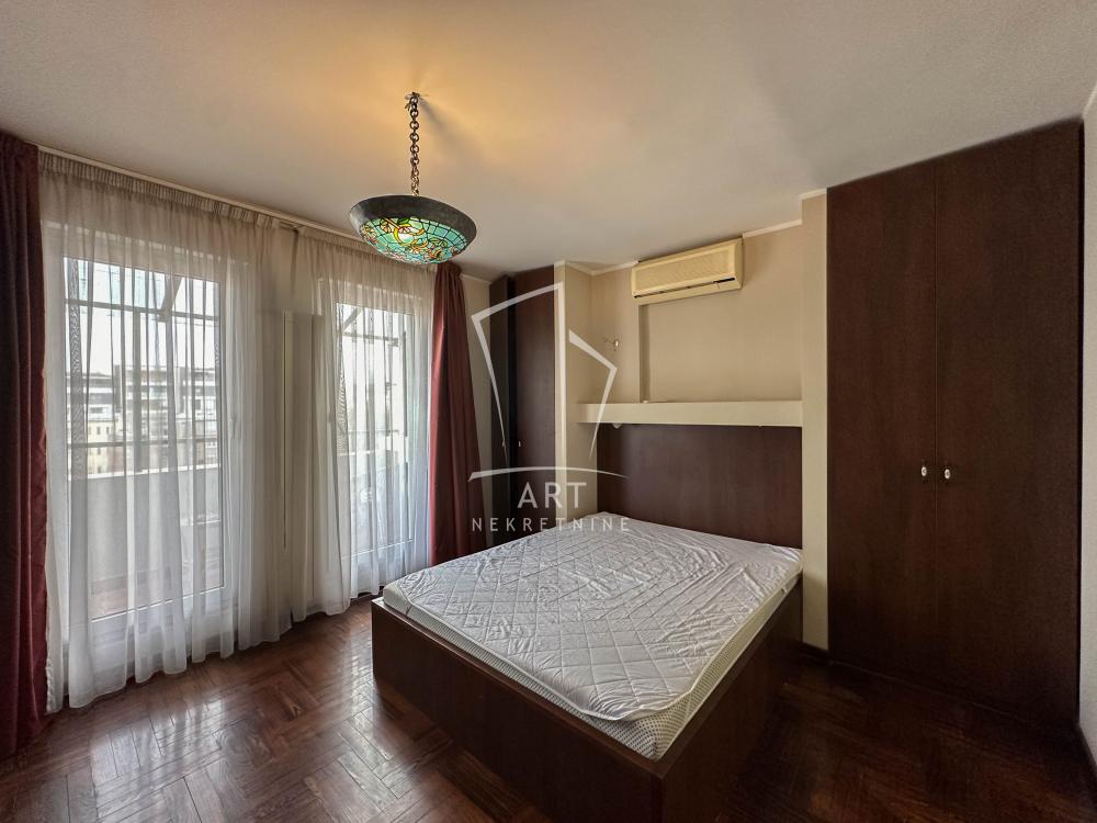 Slika 3 - Dr Dragoslava Popovića, Trosoban stan za izdavanje, 120m2, 1.800€