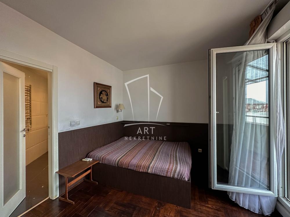 Slika 6 - Dr Dragoslava Popovića, Trosoban stan za izdavanje, 120m2, 1.800€