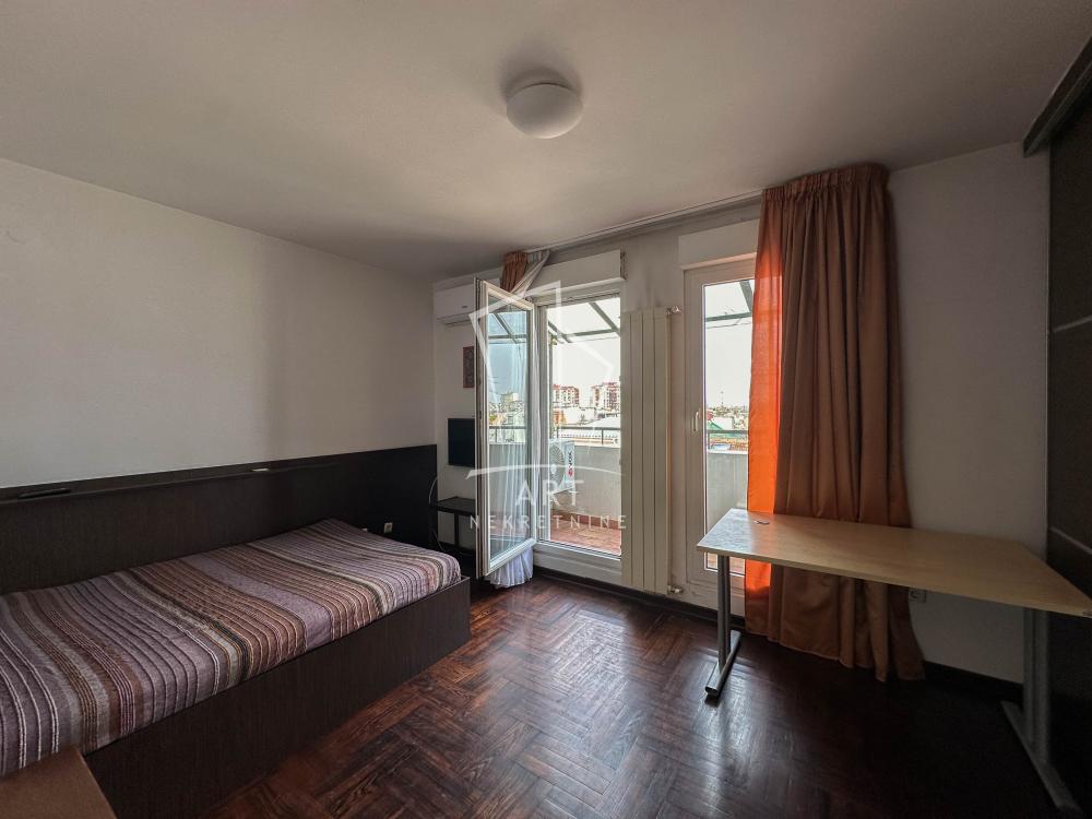 Slika 5 - Dr Dragoslava Popovića, Trosoban stan za izdavanje, 120m2, 1.800€