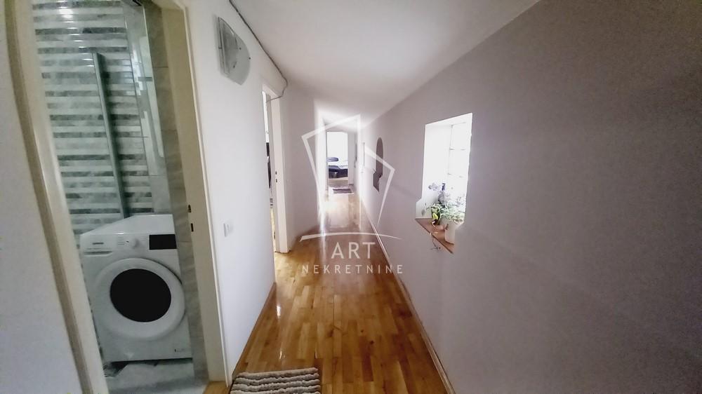 Slika 9 - Šantićeva, Četvorosoban stan za izdavanje, 93m2, 950€