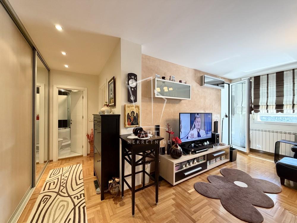 Slika 3 - Bulevar Arsenija Čarnojevića, Dvosoban stan na prodaju, 57m2, 250.000€
