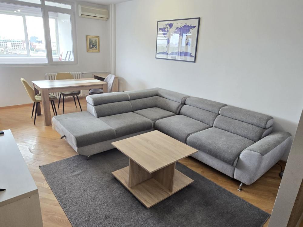 Slika 1 - Klare Cetkin, Trosoban stan za izdavanje, 83m2, 900€