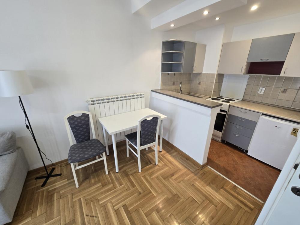 Slika 3 - Cerska, Dvosoban stan za izdavanje, 43m2, 450€