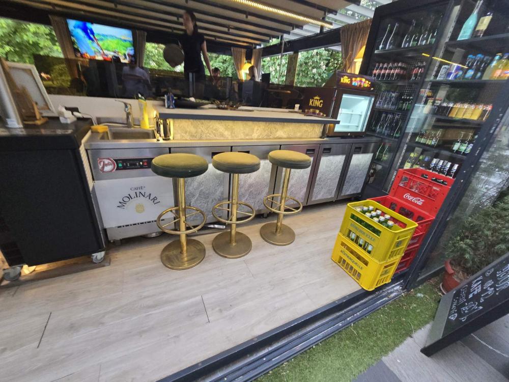Slika 6 - Bulevar Maršala Tolbuhina,  Lokal za izdavanje, 125m2, 2.500€