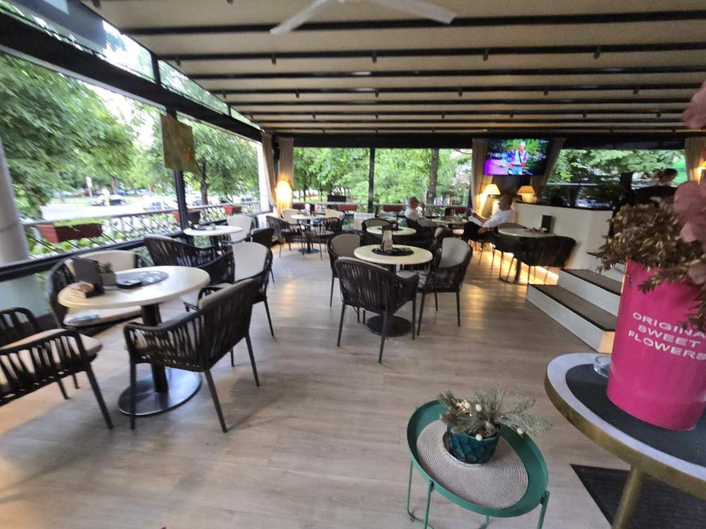 Glavna slika -Bulevar Maršala Tolbuhina,  Lokal za izdavanje, 125m2, 2.500€
