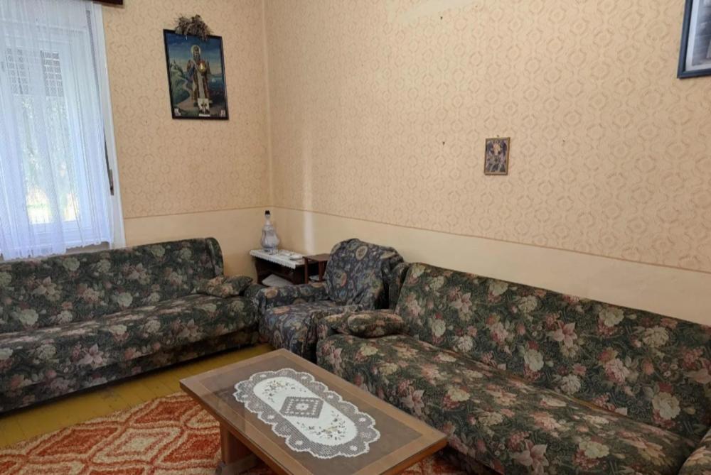 Slika 1 - Bačko Gradište,  Kuća na prodaju, 180m2, 57.000€
