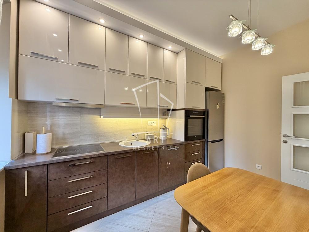 Slika 3 - Bulevar Despota Stefana, Trosoban stan za izdavanje, 69m2, 950€