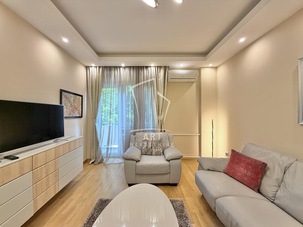 Slika 1 - Bulevar Despota Stefana, Trosoban stan za izdavanje, 69m2, 950€