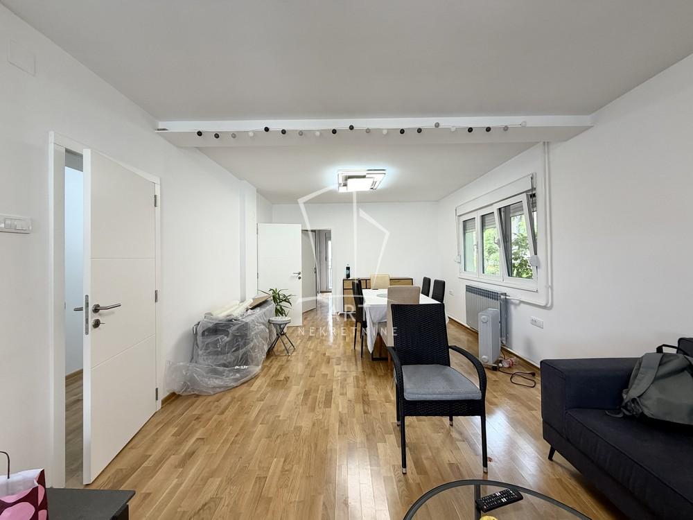 Slika 2 - Sanska, Trosoban stan za izdavanje, 90m2, 800€