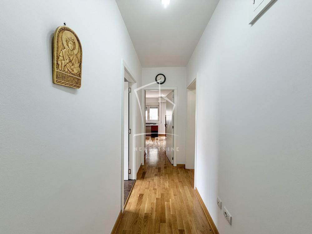 Slika 4 - Sanska, Trosoban stan za izdavanje, 90m2, 800€