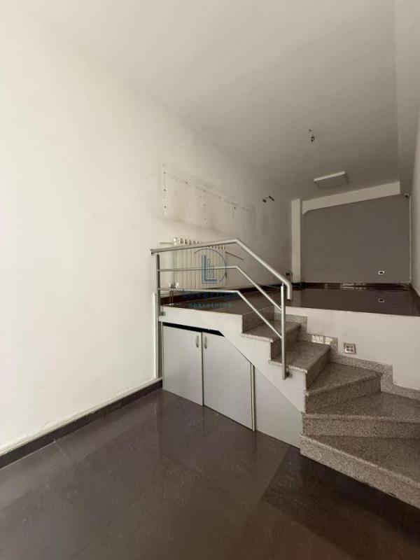 Slika 10 - Južni bulevar,  Lokal za izdavanje, 144m2, 2.000€