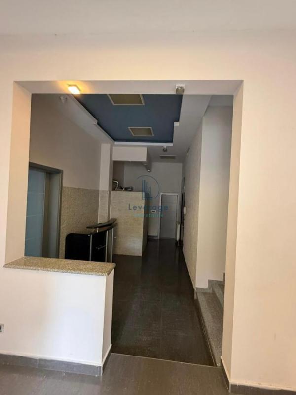 Slika 1 - Južni bulevar,  Lokal za izdavanje, 144m2, 2.000€
