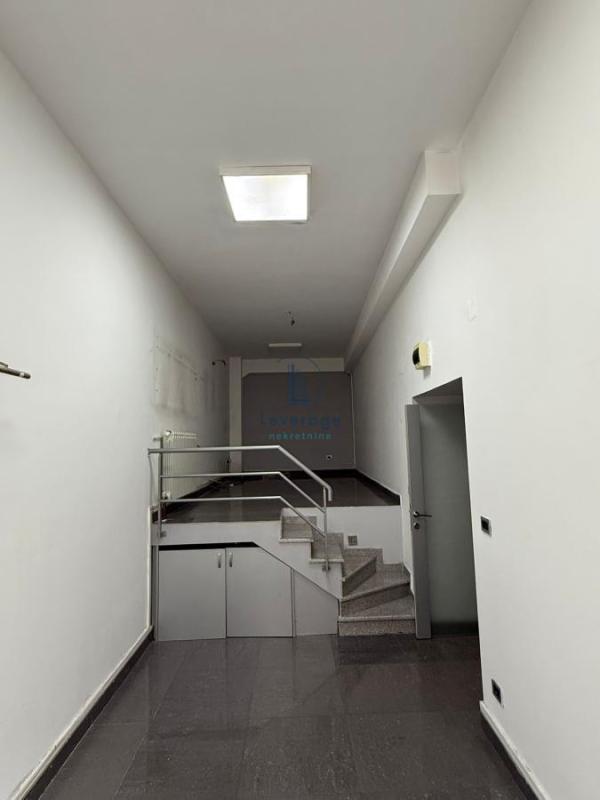 Slika 8 - Južni bulevar,  Lokal za izdavanje, 144m2, 2.000€