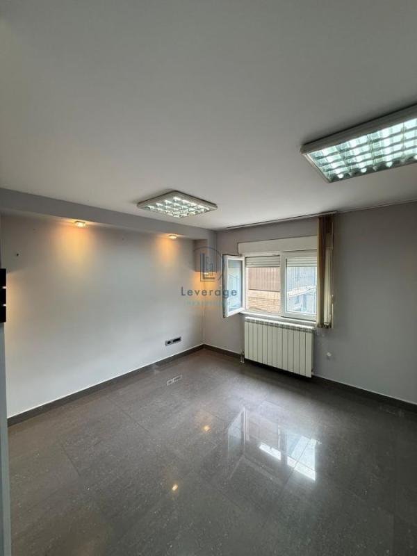 Slika 6 - Južni bulevar,  Lokal za izdavanje, 144m2, 2.000€