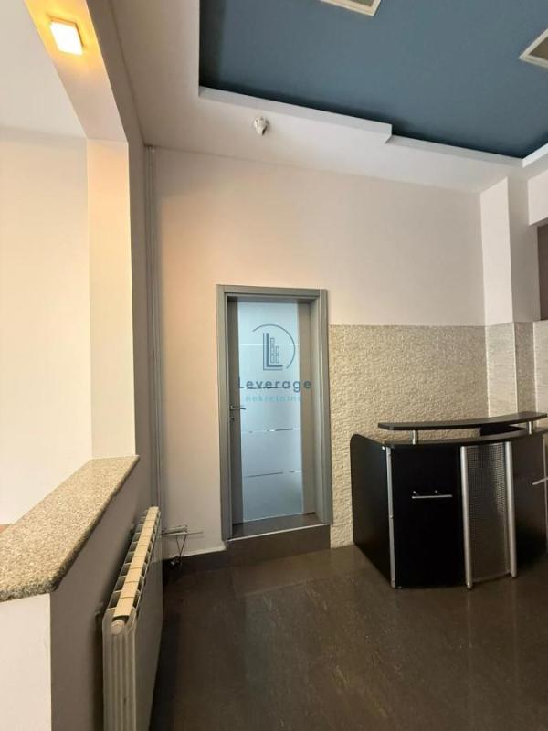 Slika 3 - Južni bulevar,  Lokal za izdavanje, 144m2, 2.000€