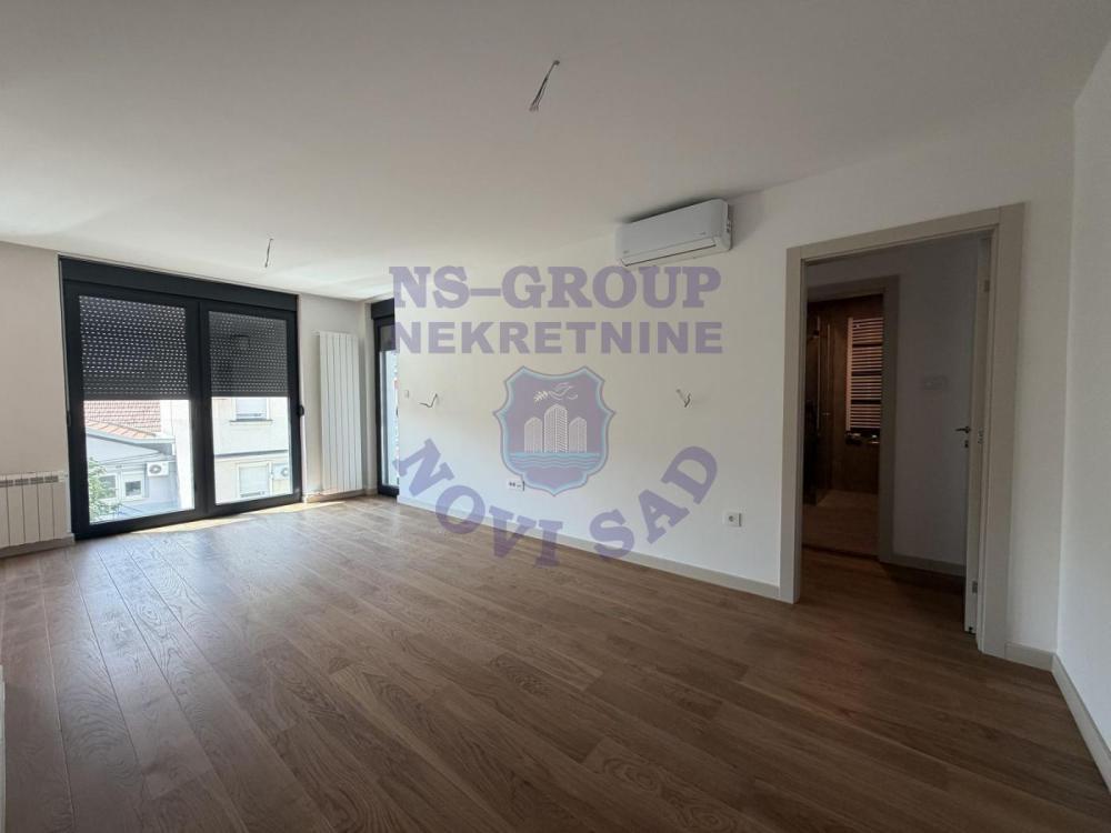 Glavna slika -Četvorosoban stan na prodaju, 80m2, 290.950€