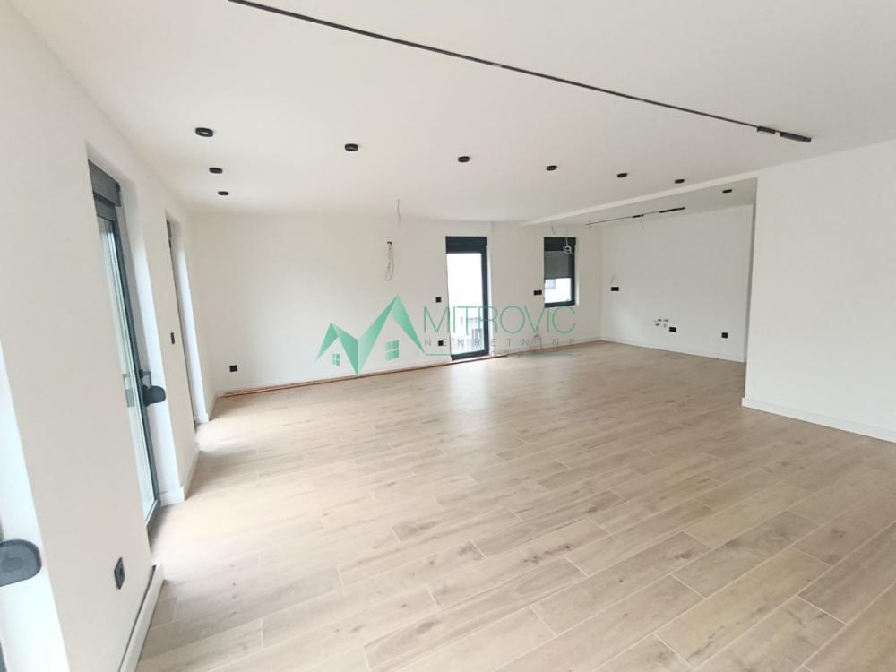 Slika 2 - Petosoban stan na prodaju, 205m2, 519.120€