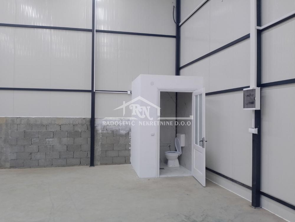 Slika 7 - 13. oktobra,  Lokal za izdavanje, 192m2, 1.500€