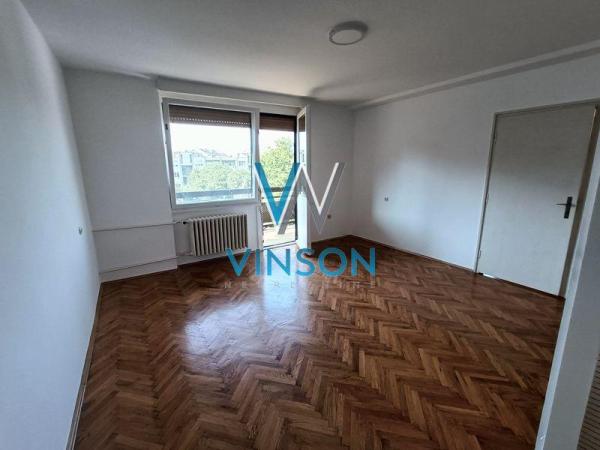 Slika 3 - Bulevar oslobođenja,  Lokal za izdavanje, 64m2, 400€