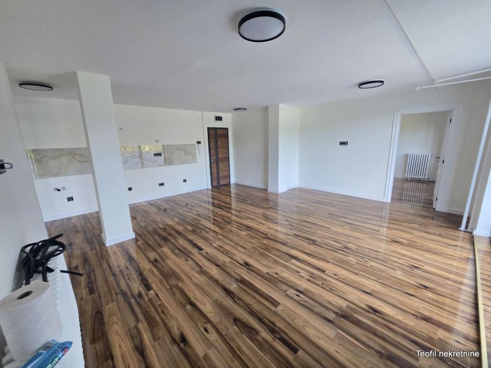 Slika 1 - Bulevar Arsenija Čarnojevića, Trosoban stan na prodaju, 80m2, 278.900€