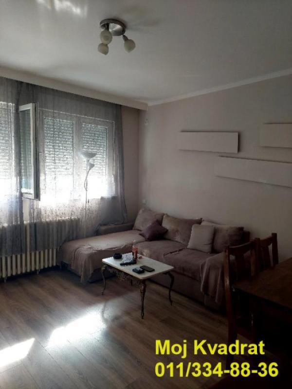 Glavna slika -Jednoiposoban stan za izdavanje, 42m2, 450€