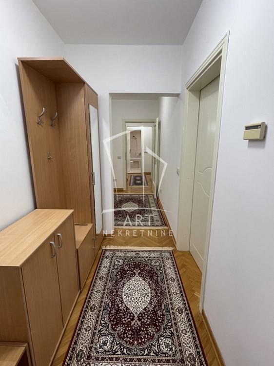 Slika 10 - Vojvode Bogdana, Četvorosoban stan za izdavanje, 101m2, 1.000€